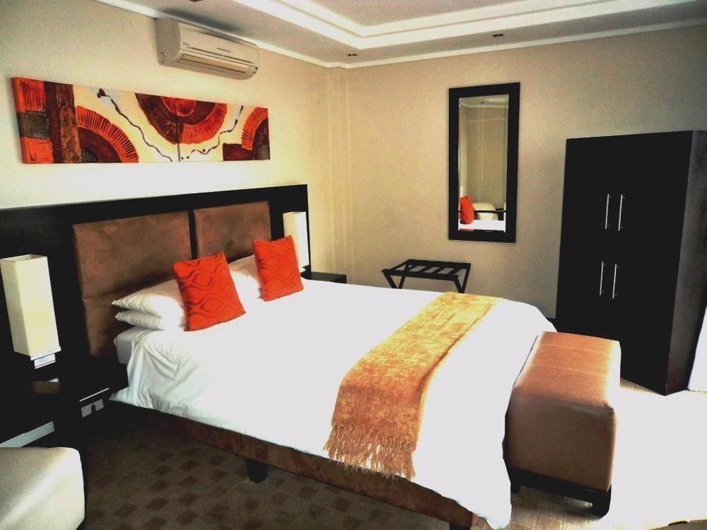 Urban Chic Boutique Hotel & Cafe Fokváros Kültér fotó