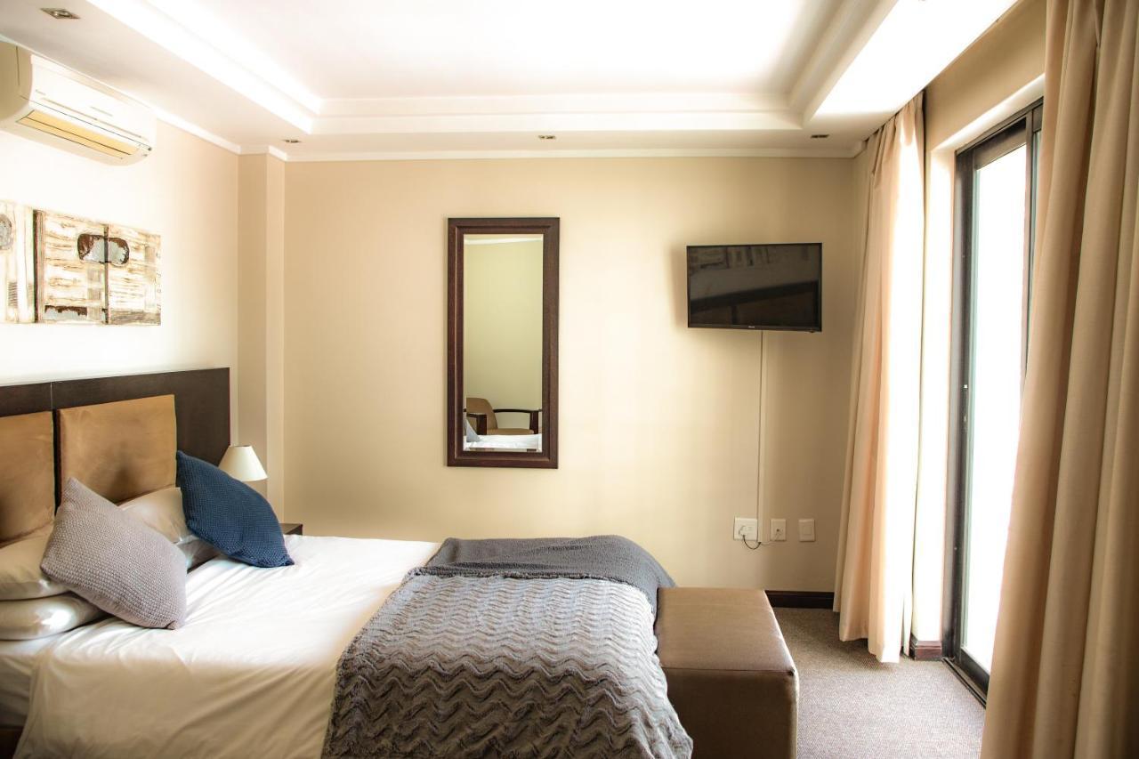 Urban Chic Boutique Hotel & Cafe Fokváros Kültér fotó