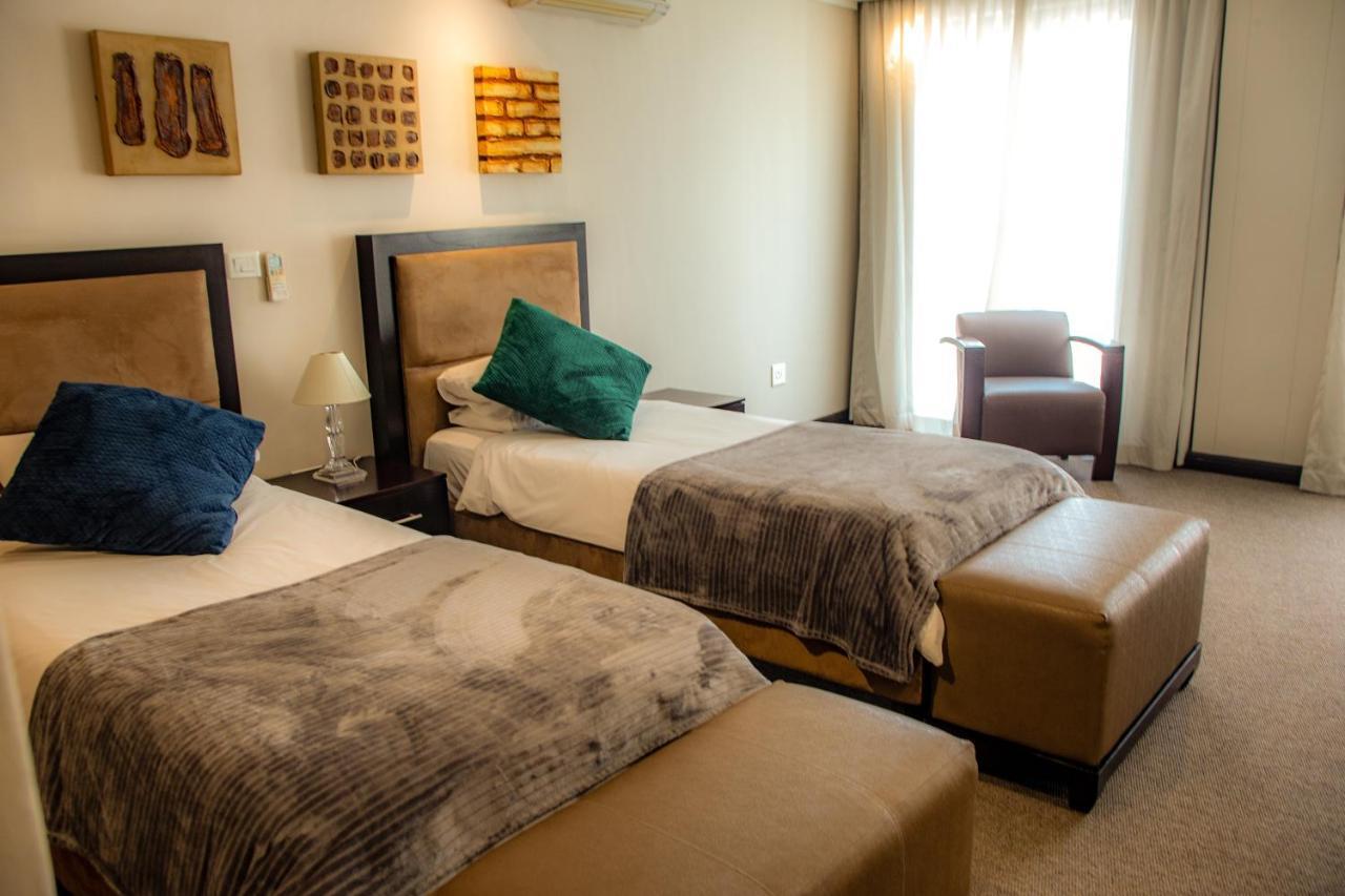 Urban Chic Boutique Hotel & Cafe Fokváros Kültér fotó