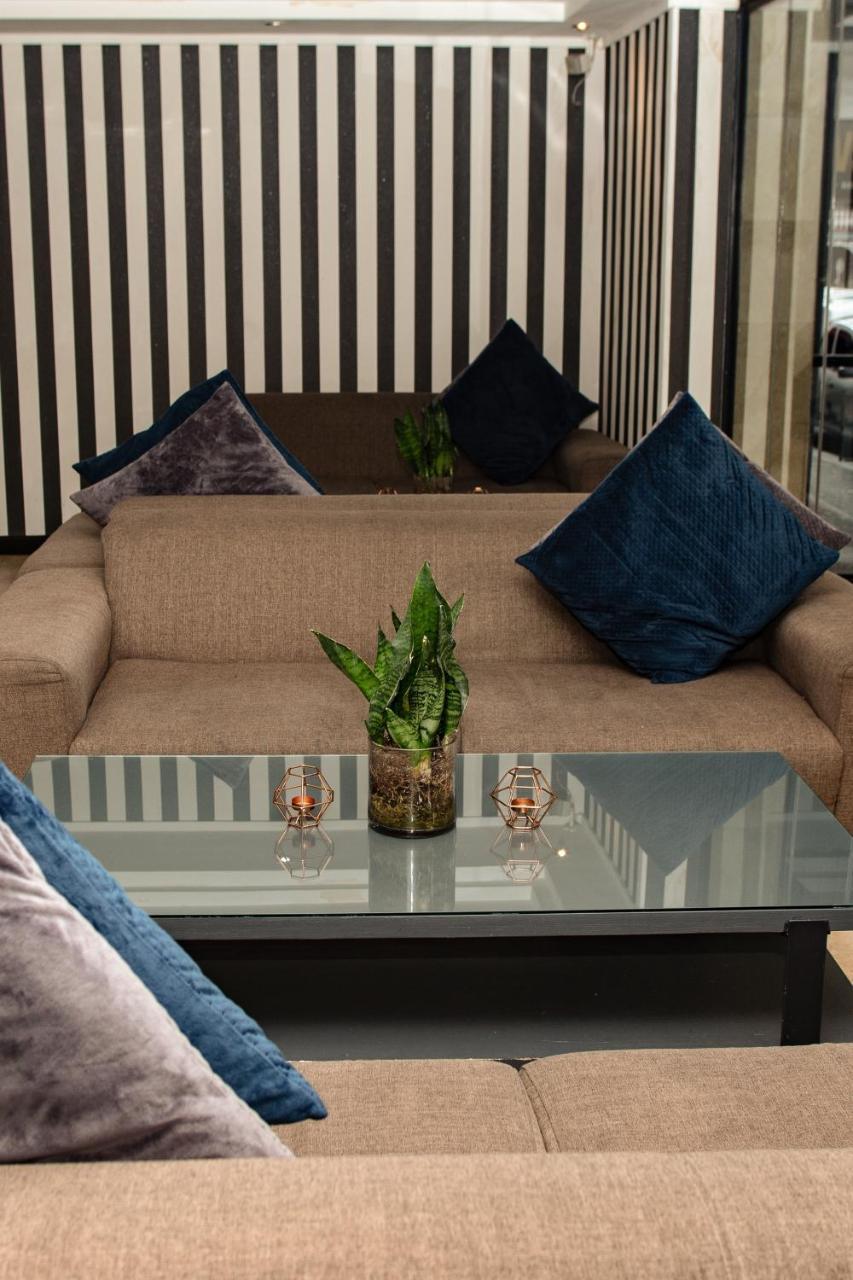 Urban Chic Boutique Hotel & Cafe Fokváros Kültér fotó