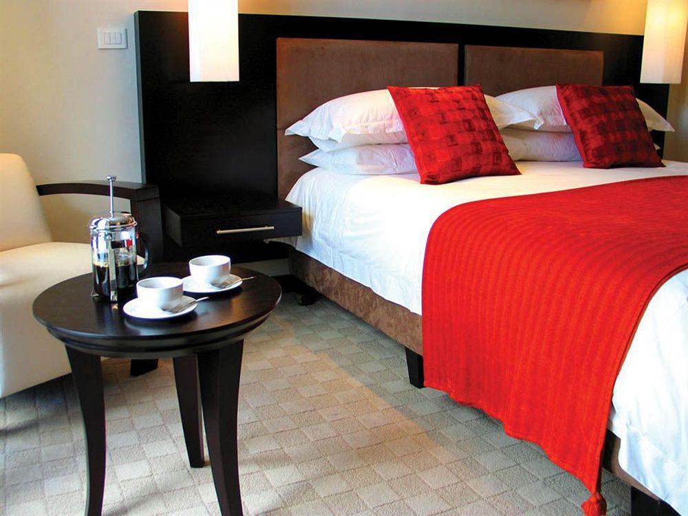Urban Chic Boutique Hotel & Cafe Fokváros Szoba fotó